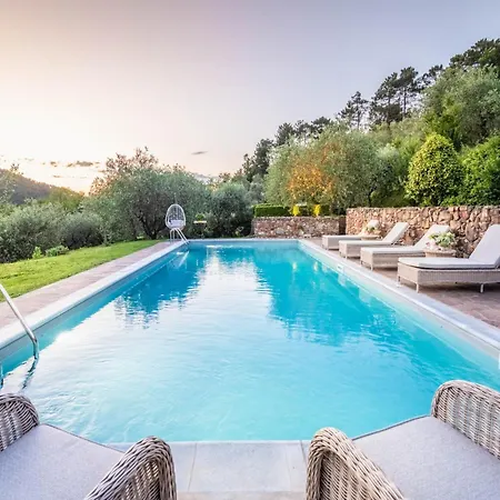 Citrus Charm Farmhouse, Country וילה *