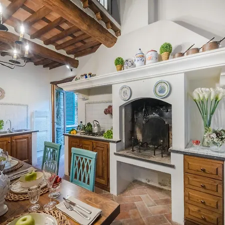 וילה Citrus Charm Farmhouse, Country